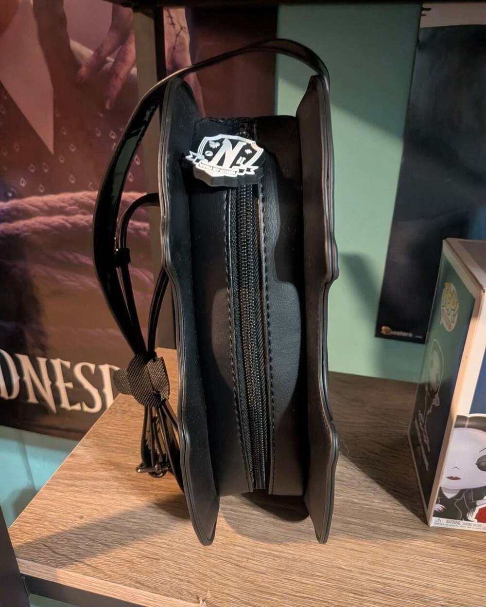 Wednesday Violin Shaped Black Shoulder Bag Detachable Strap Zip TV Show 2022 - Picture 4 of 4